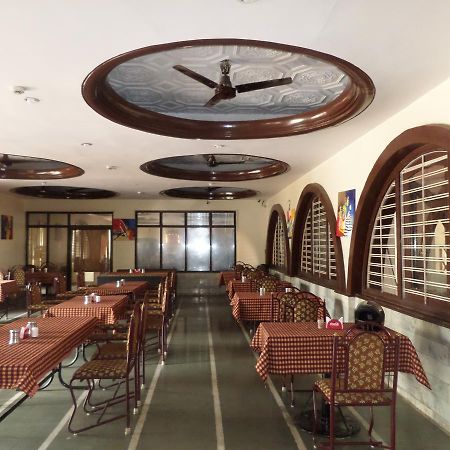 Hotel Ayodhya Nashik Exteriör bild