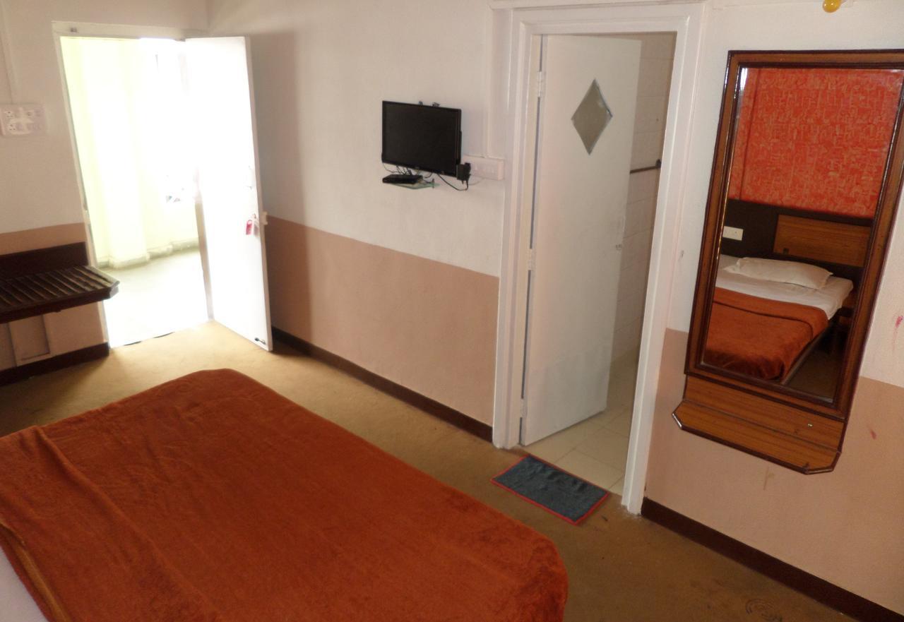 Hotel Ayodhya Nashik Exteriör bild