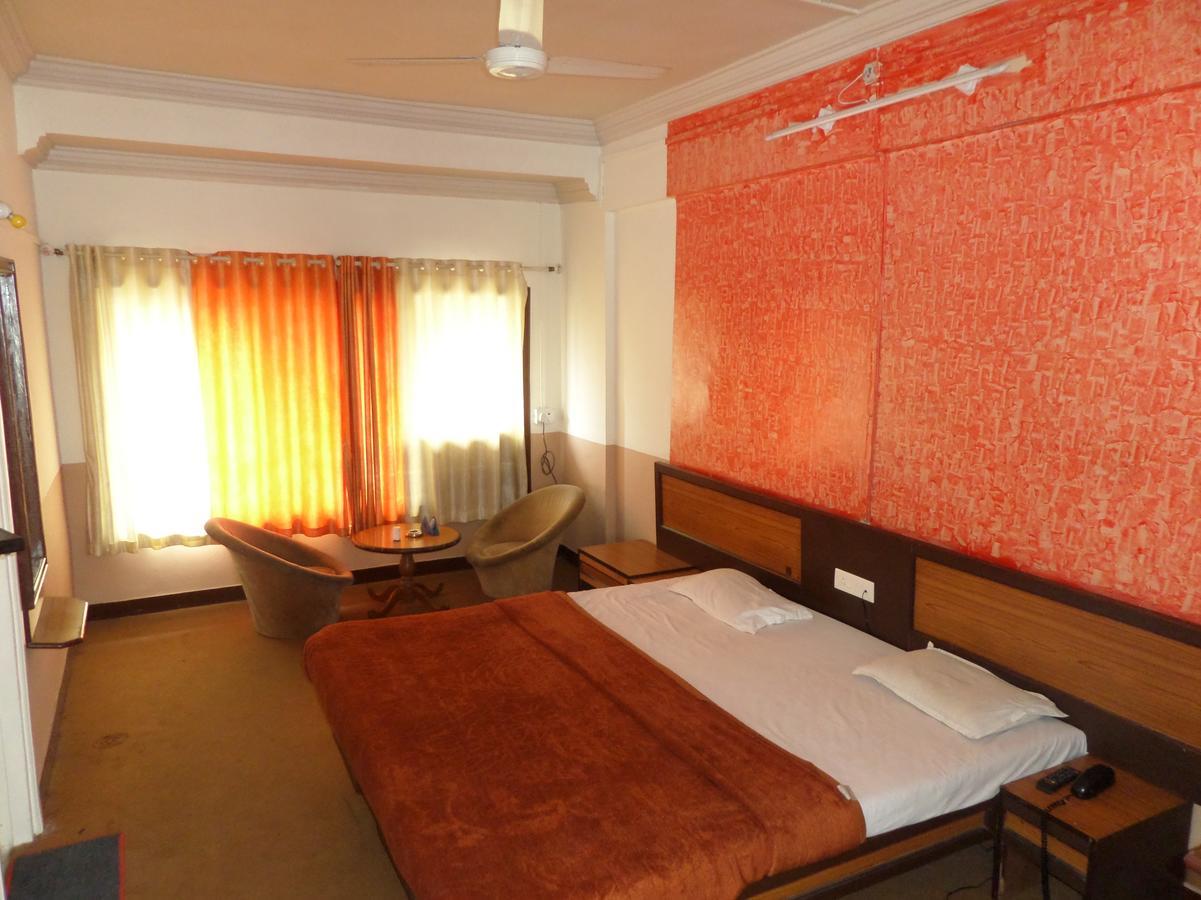 Hotel Ayodhya Nashik Exteriör bild