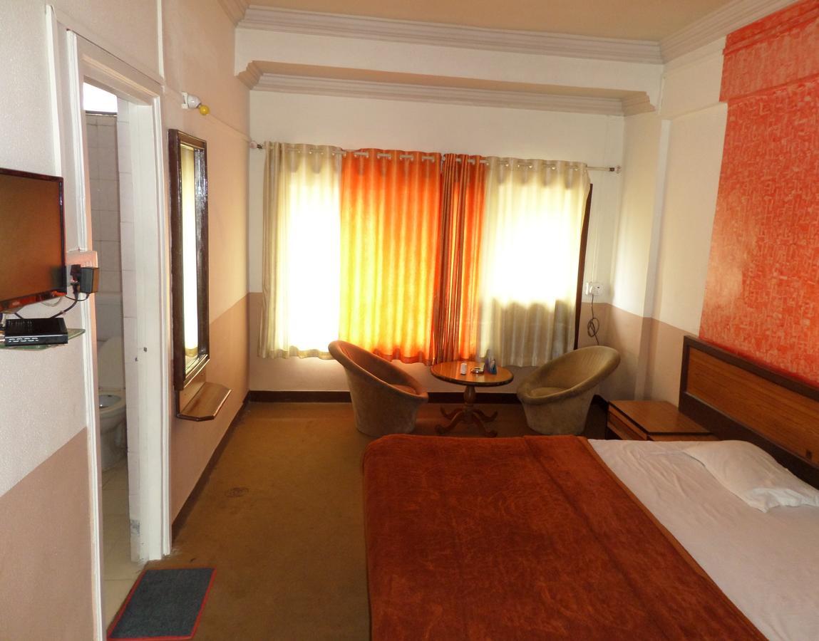 Hotel Ayodhya Nashik Exteriör bild